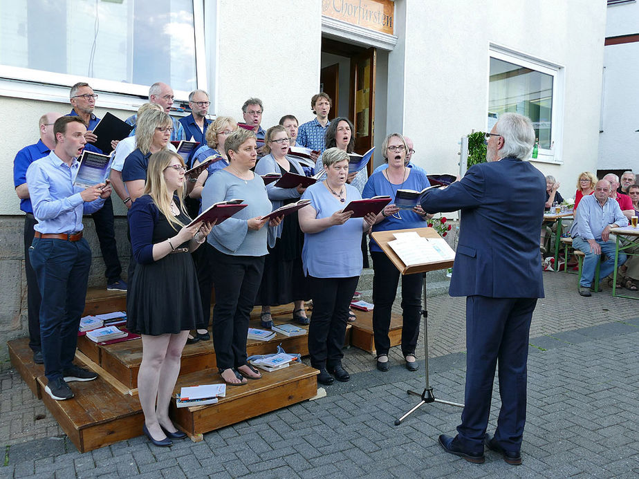 Sommerserenade vor dem "Chorfürst" (Foto: Karl-Franz Thiede)